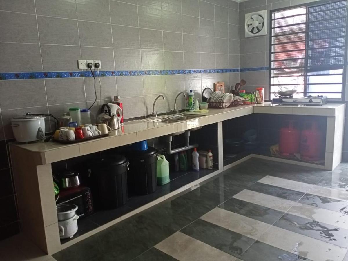 Holiday Home Bagan Lalang 5 Aircon Kampong Bagan Lalang Exterior photo