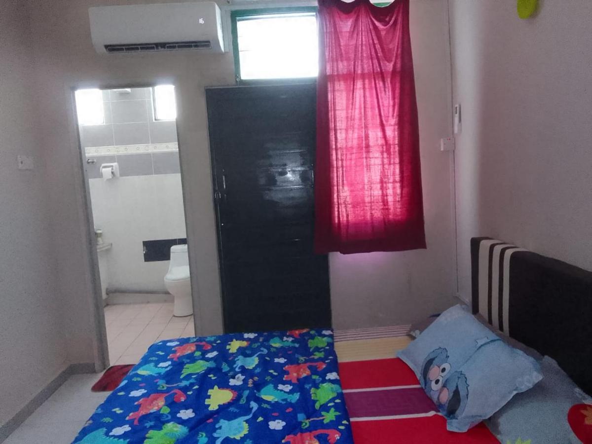 Holiday Home Bagan Lalang 5 Aircon Kampong Bagan Lalang Exterior photo
