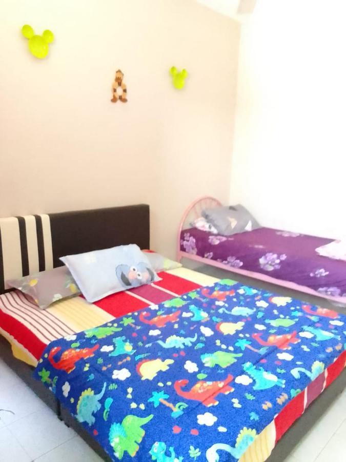 Holiday Home Bagan Lalang 5 Aircon Kampong Bagan Lalang Exterior photo