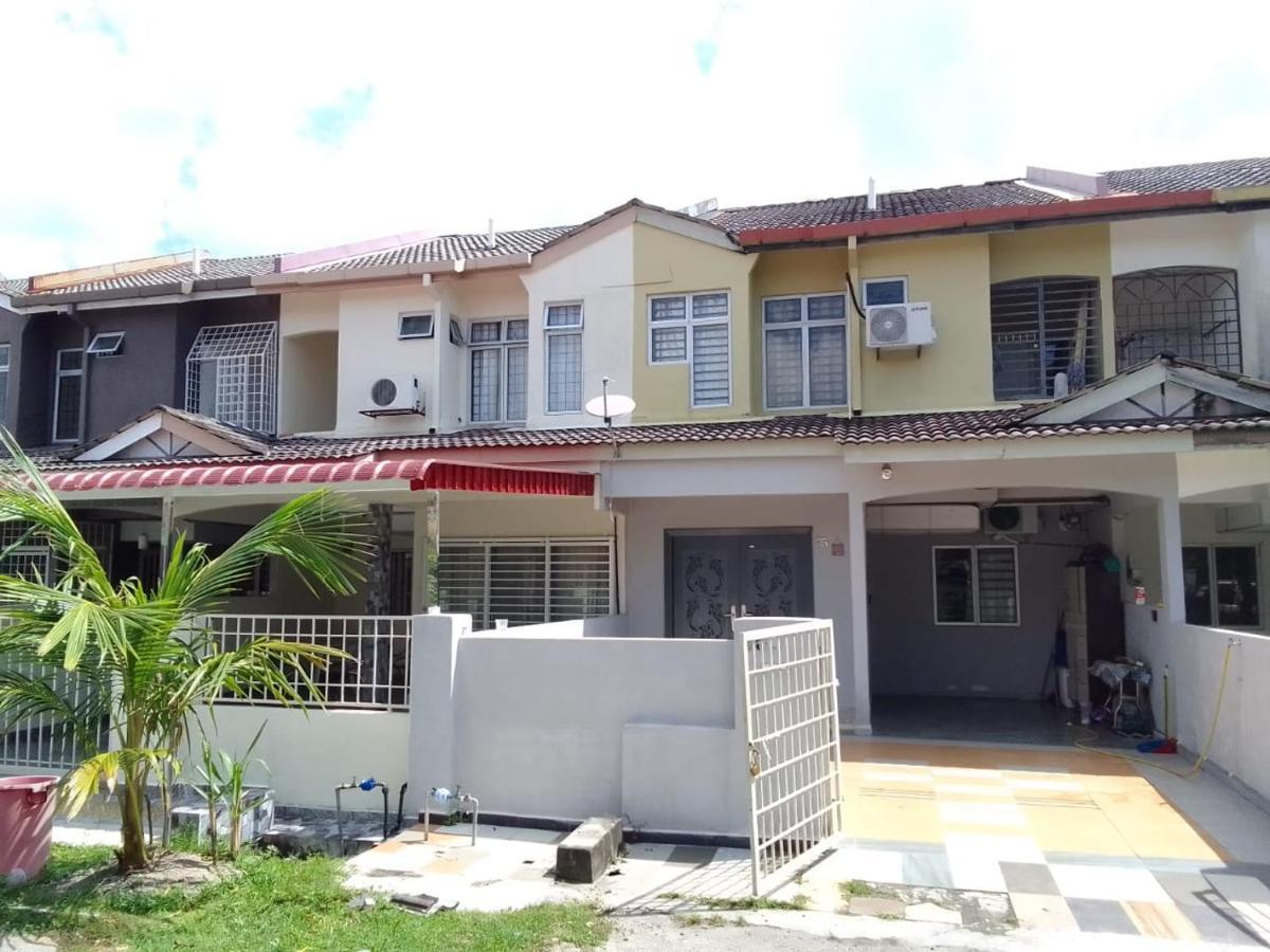 Holiday Home Bagan Lalang 5 Aircon Kampong Bagan Lalang Exterior photo