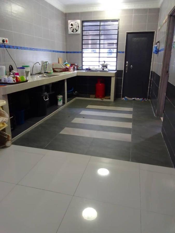 Holiday Home Bagan Lalang 5 Aircon Kampong Bagan Lalang Exterior photo